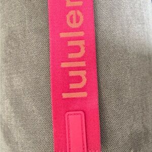 XL New Lululemon Pink Keychain Strap